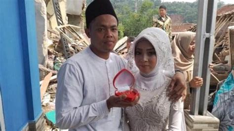 Bikin Haru Pasangan Ini Gelar Akad Nikah Di Lokasi Gempa Cianjur Sah