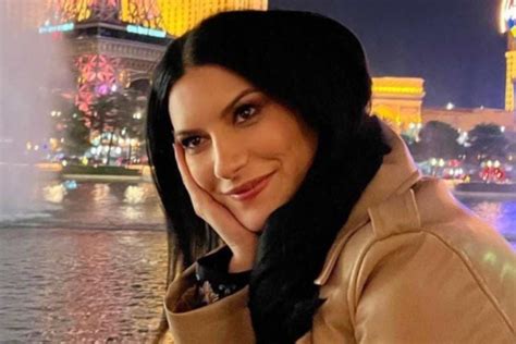 Laura Pausini Perch Ha Scelto Una Fede Nera Per Le Nozze Con Paolo