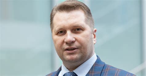 Minister Przemys Aw Czarnek Wyja Nia Co Ze Studni Wkami I Feriami Zimowymi