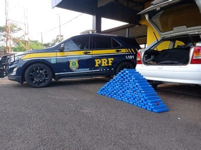 PRF E DISE De Ourinhos Prendem Mulher 87 Quilos De Maconha Em Carro