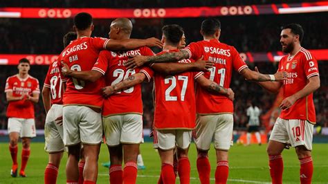 Benfica Goleia Portimonense Tr S Golos Em Cinco Minutos E Isola Se