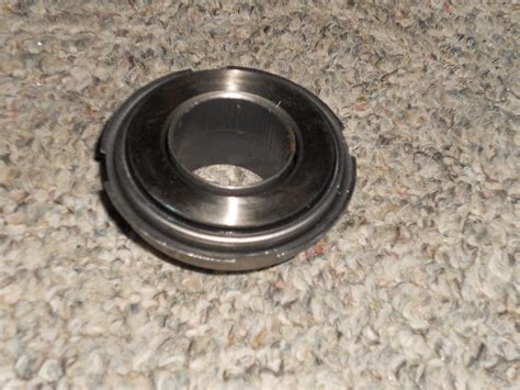 Nos 1985 1986 1987 Ford Ranger Bronco Ii Aerostar Clutch Release Hub And Bearing Ebay