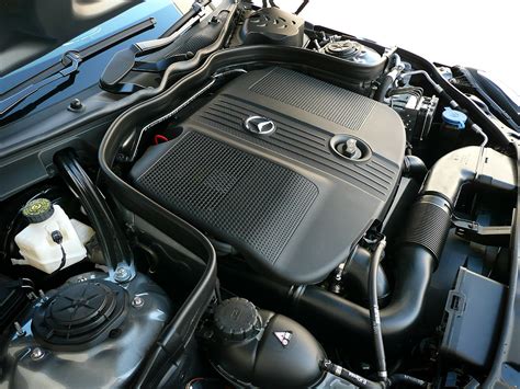 MERCEDES-BENZ 220 CDI - mercedes-benz-220-cdi_engine_6.jpg