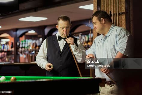 Snooker Game Break Stock Photo - Download Image Now - Adult, Adults ...