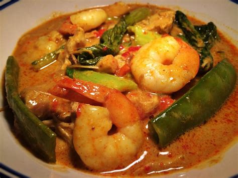 Thai Chicken Prawn Yellow Curry Gaeng Karee Weight Watchers