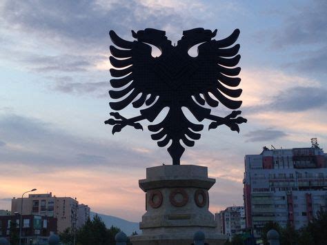 Tirana Mit Bildern Albanien Albanien Flagge Flaggen