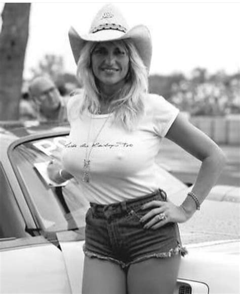 Pin By The Kommodore On Country And Western Linda Vaughn Racing Girl