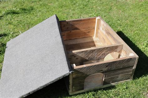 Hedgehog House – how to build one from scrap pallet wood - The Thrifty ...