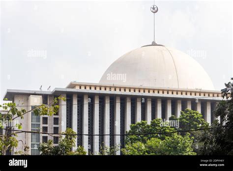 The Istiqlal Mosque is the biggest mosque in Southeast Asia located in ...