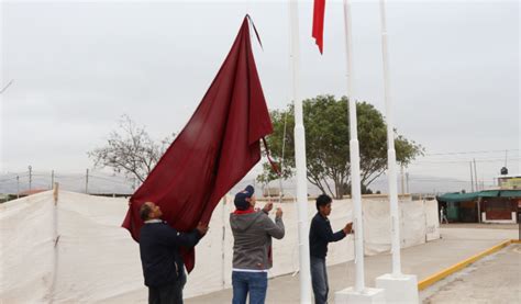 Izamiento del Pabellón Nacional y el de la Región en conmemoración de