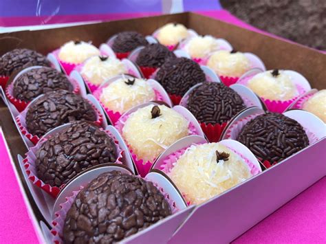 Kit Brigadeiro E Beijinho Em 2021 Brigadeiro Beijinho