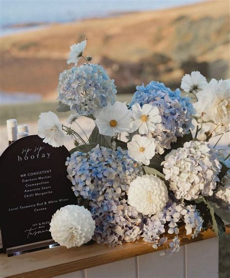 Pin By Alexandra Kineta On Wedding Decor In 2023 Wedding Flowers