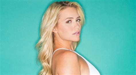 Mia Malkova Hot Photo मय मलकव क फलम Climax हई रलज XXX एकटरस न शयर क बहद