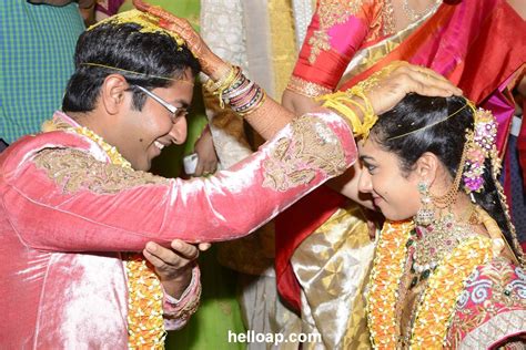 Nandamuri Tejaswini and Sri Bharath Wedding Photos – hello ap