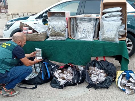 Desarticulada organización criminal que ocultaba drogas en latas de