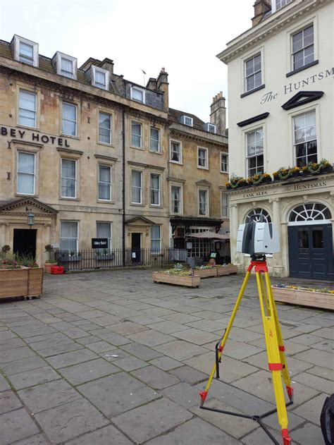 Experts debate if the current building surveyor salary is enough 2