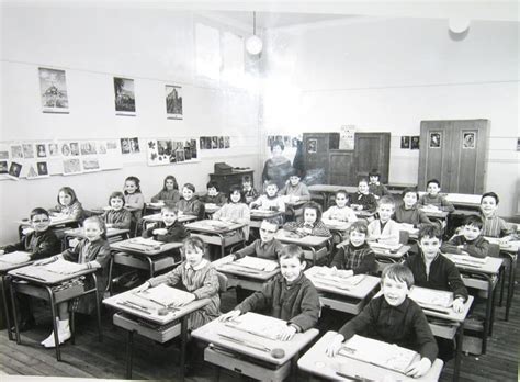 Photo De Classe CE2 De 1968 ECOLE DELPHINE GAY Copains D Avant
