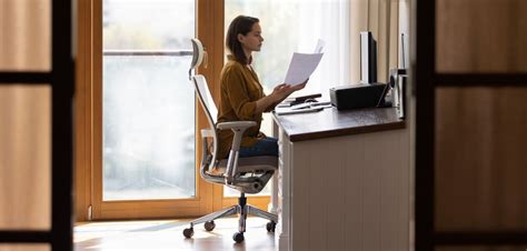 5 Must-Know Tips on How To Create an Ergonomic Workstation