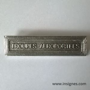 Agrafe pour médaille no barrette TROUPES AEROPORTEES Insignes