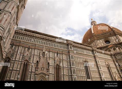 La Fachada Neog Tica De La Catedral Santa Maria Del Fiore Piazza Del