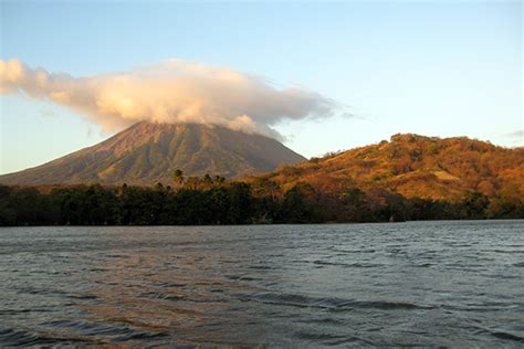 Nicaragua Daily Tour : Concepcion Volcano : Ometepe Island Nicaragua