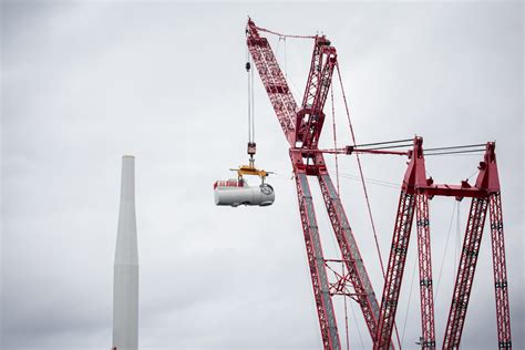 Assembling The Worlds Largest Floating Offshore Wind Farm Crane And