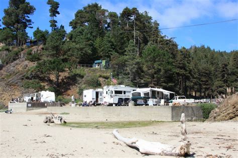 Fish Rock Beach At Anchor Bay Campground Gualala Ca California Beaches