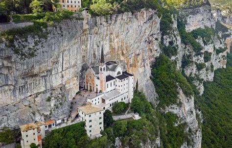 Wallpaper Mountains Italy The Sanctuary Of Madonna Della Corona For