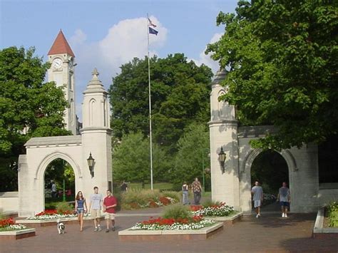 Sample Gates - Bloomington, Indiana | entrance