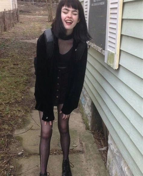 Pin by nazra on misc | Grunge outfits, Aesthetic grunge outfit, Grunge ...