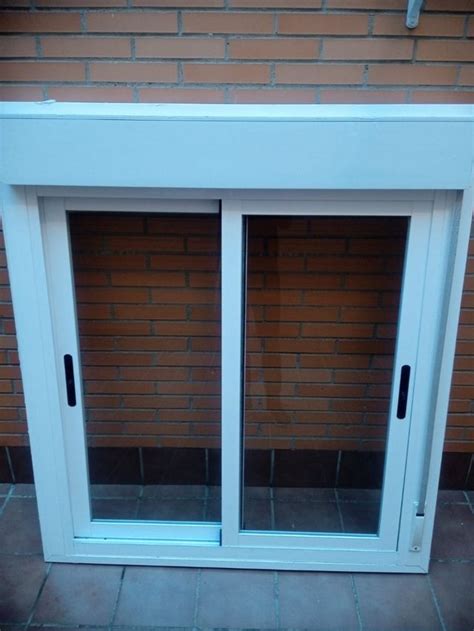 Ventana De Aluminio Lacado Blanco Con Persiana De Segunda Mano Por 150