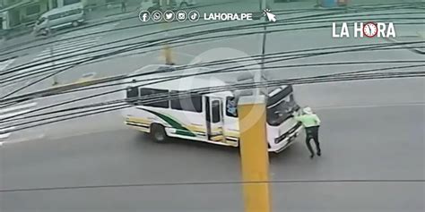 Lima Chofer De Bus Intenta Atropellar A Polic A De Tr Nsito Para