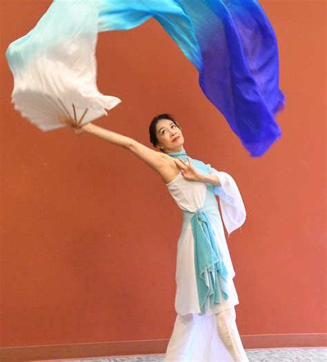 Chinese Fan Dance