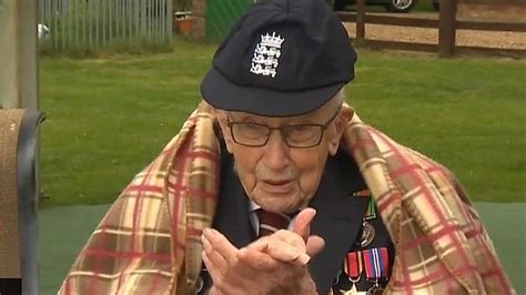 Captain Sir Tom Moore Queen Leads Tributes For Captain Sir Tom Moore