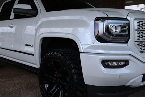 Best Custom Truck Accessories in St. Louis | Dalo Motoring