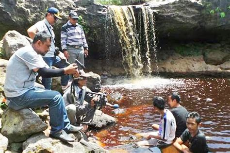 Obyek Wisata Air Terjun Merah Butuh Perhatian Pemerintah ANTARA News