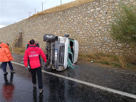 Van Da Feci Kaza Yolcu Minib S Devrildi Krt Tv