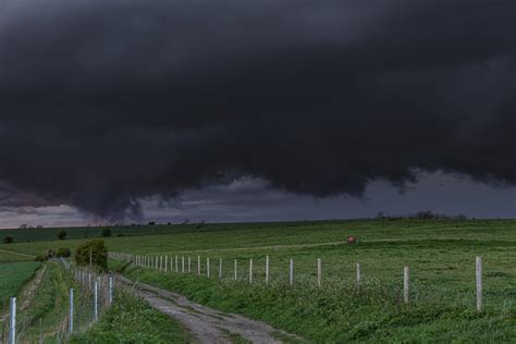 Reportan múltiples tornados en el sureste de EEUU tome precauciones