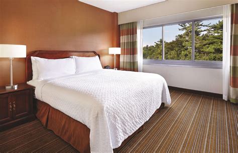 Embassy Suites Parsippany Hotel in Parsippany (NJ) - Room Deals, Photos & Reviews