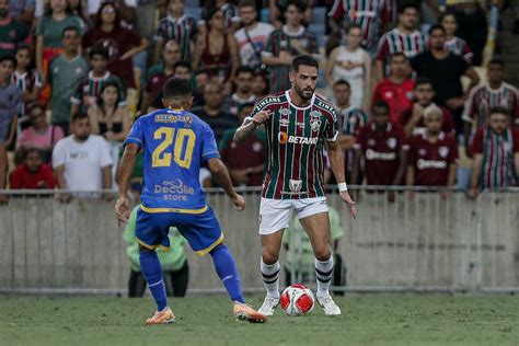 Reinato Augusto Veja Os N Meros Do Meio Campista Nos Seus Primeiros