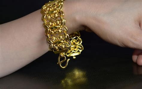 Premium Photo Real Gold Is A Gold Bracelet As An Ornament
