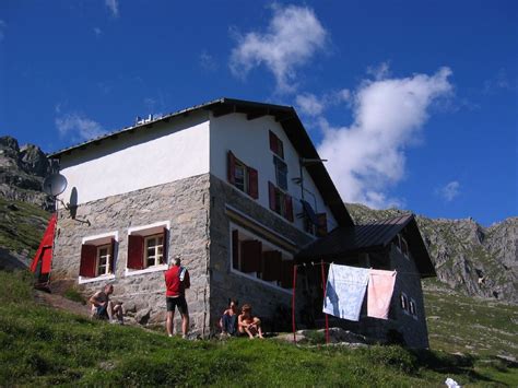 Valmasino Rifugio Omio Trekking