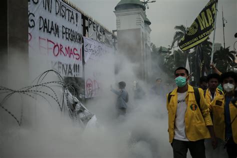 Foto Unjuk Rasa Mahasiswa Tolak Rkuhp Di Depan Gedung Dpr Foto