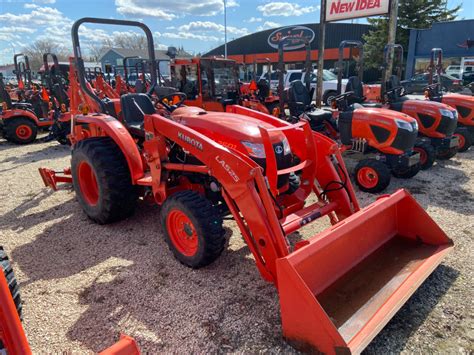 Kubota L2501 Tractor Loader Backhoe Farming Equipment Winnipeg Kijiji