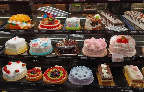 Safeway Bakery With Fun Delicious Looking Cakes In Bothell Flickr