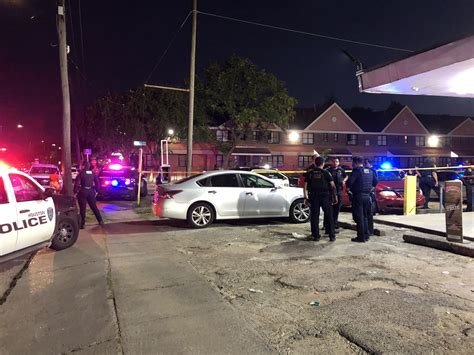 Houston Police On Twitter South Central Officers Are At A Shooting Scene 3500 Tierwester