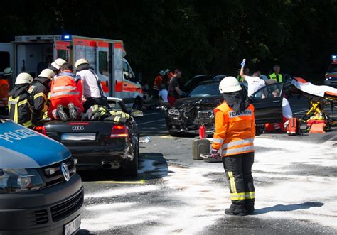 Schwerer Verkehrsunfall Auf L F Nf Personen Verletzt