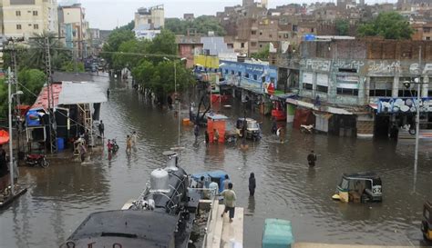 Hujan Deras Picu Banjir Bandang Di Pakistan Ratusan Orang Tewas Foto