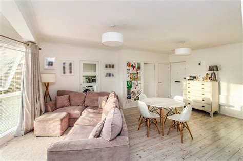 Kings Road Horsham West Sussex Bed Flat For Sale