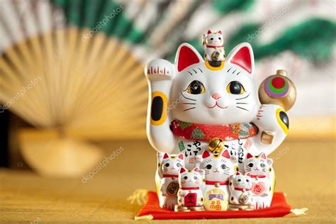 Maneki Neko cat Stock Photo by ©chaoss 8610792